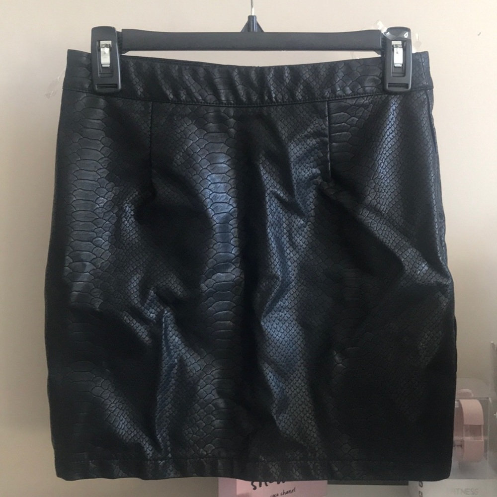 leather skirt
